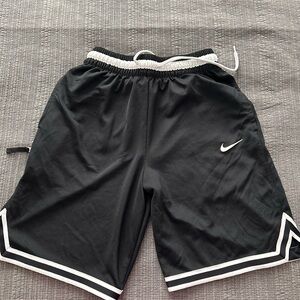 Black Nike Elite Shorts with Zipper Pockets